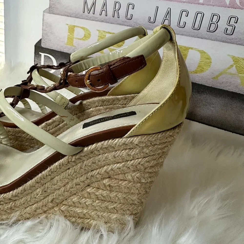 ❌SOLD❌Authentic Louis Vuitton Cream & Brown Leather/Enamel Flower Wedge Sandals - Picture 13 of 16